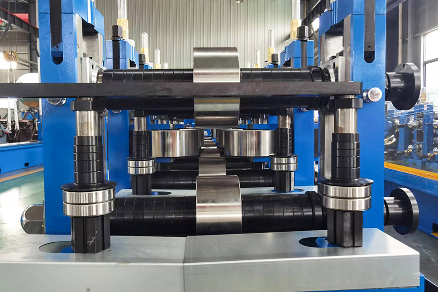 What Are ERW Pipes? Manufacturing, Uses & Standards